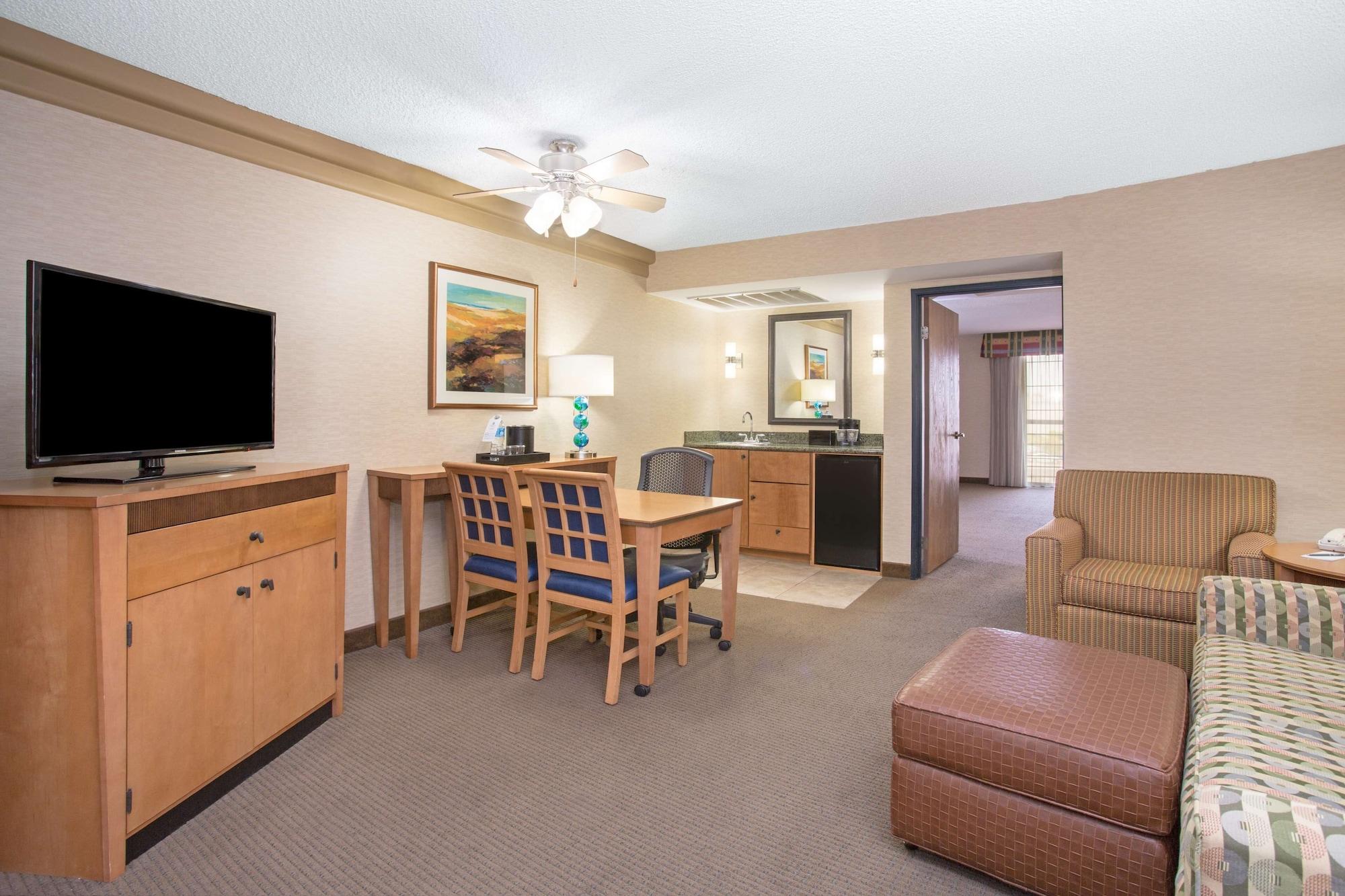 Embassy Suites By Hilton Phoenix Biltmore Εξωτερικό φωτογραφία