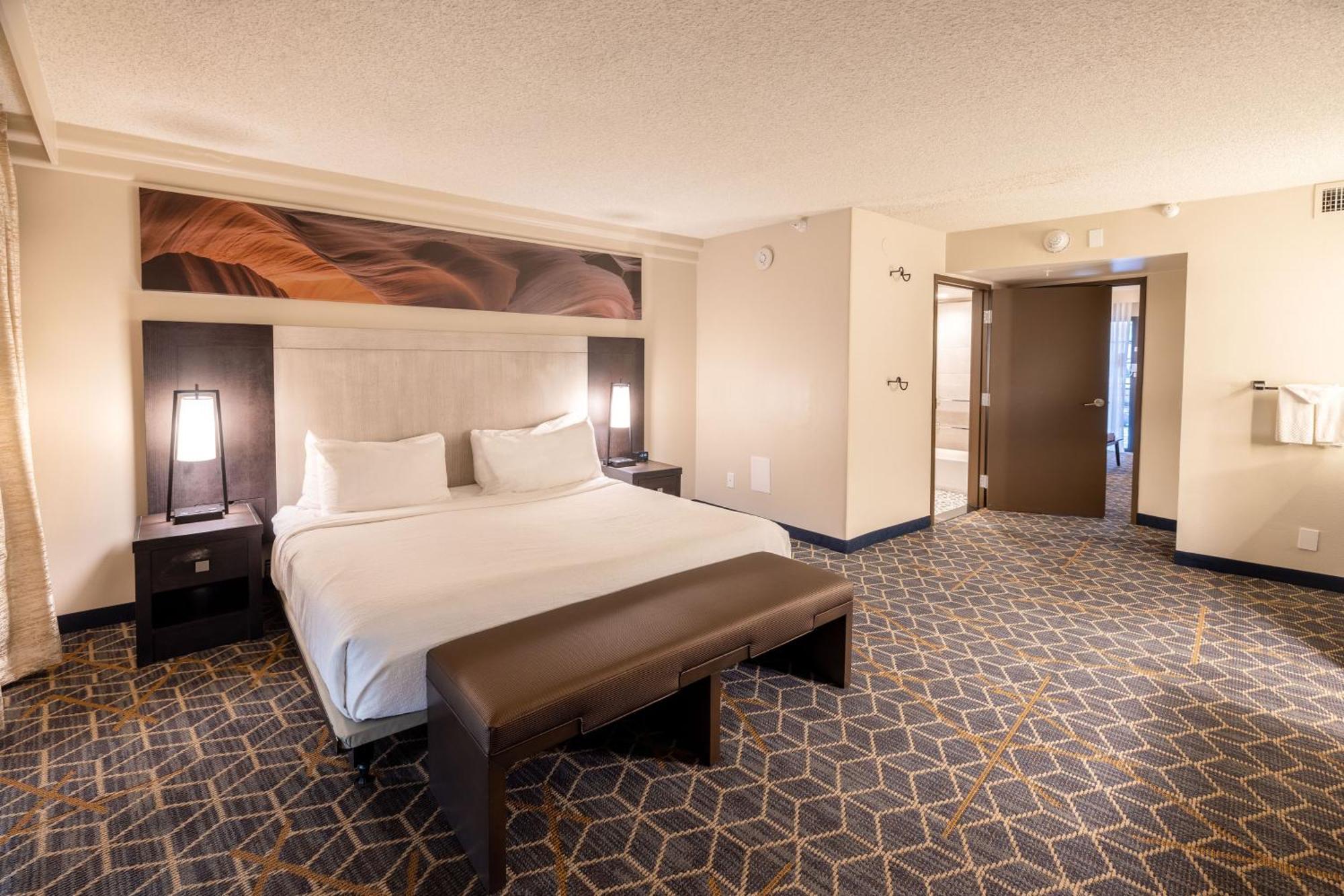 Embassy Suites By Hilton Phoenix Biltmore Εξωτερικό φωτογραφία