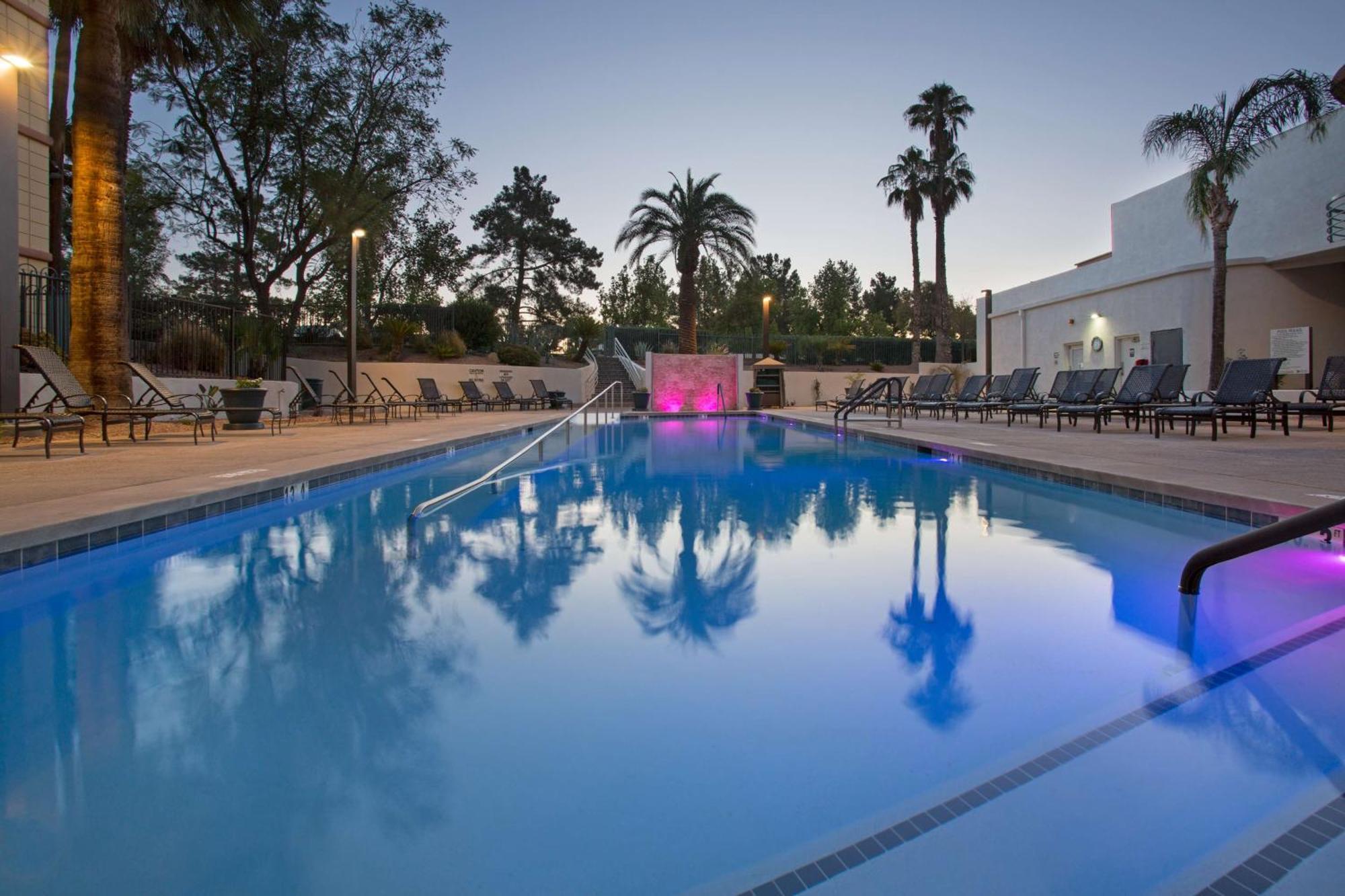 Embassy Suites By Hilton Phoenix Biltmore Εξωτερικό φωτογραφία