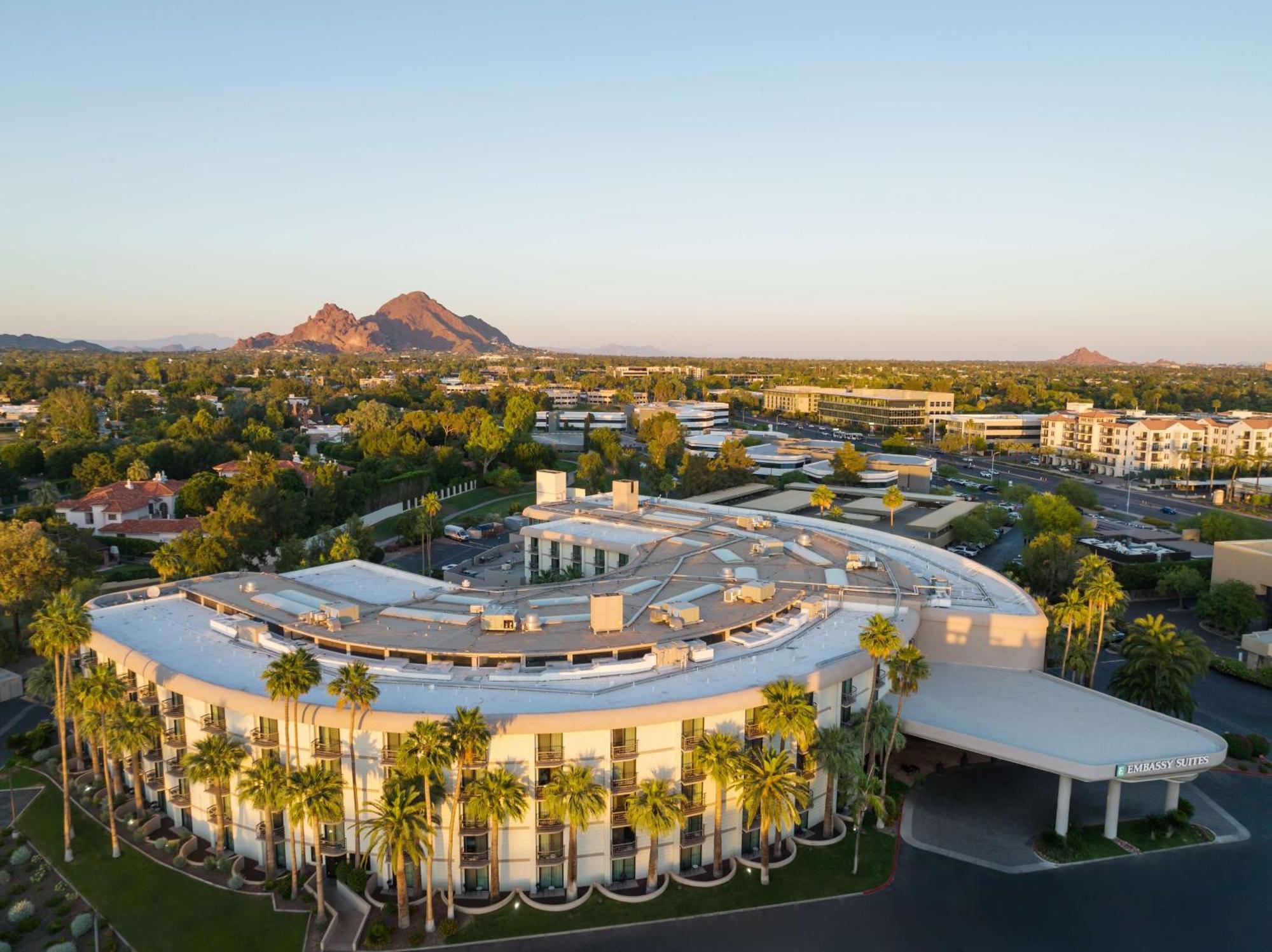 Embassy Suites By Hilton Phoenix Biltmore Εξωτερικό φωτογραφία