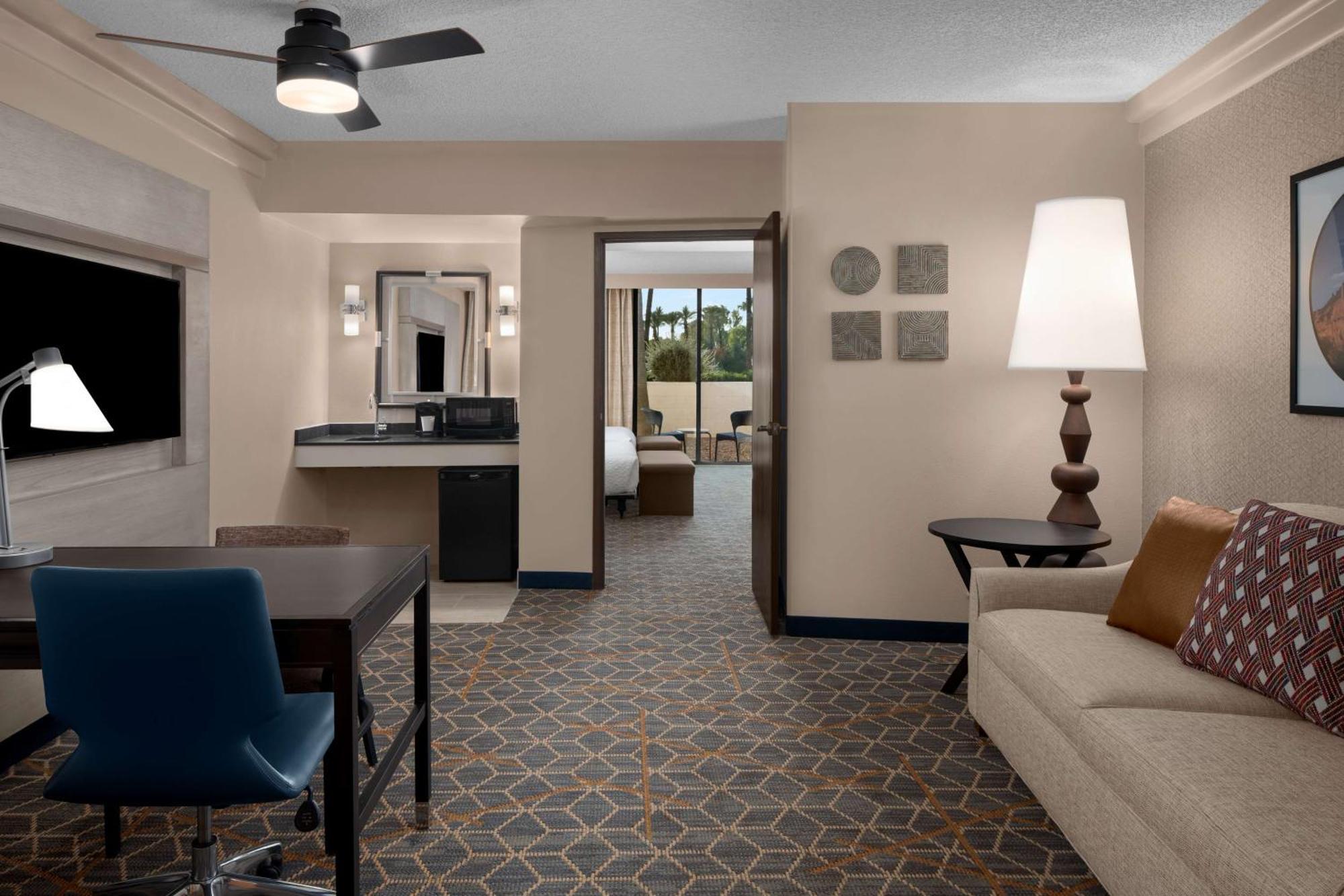 Embassy Suites By Hilton Phoenix Biltmore Εξωτερικό φωτογραφία
