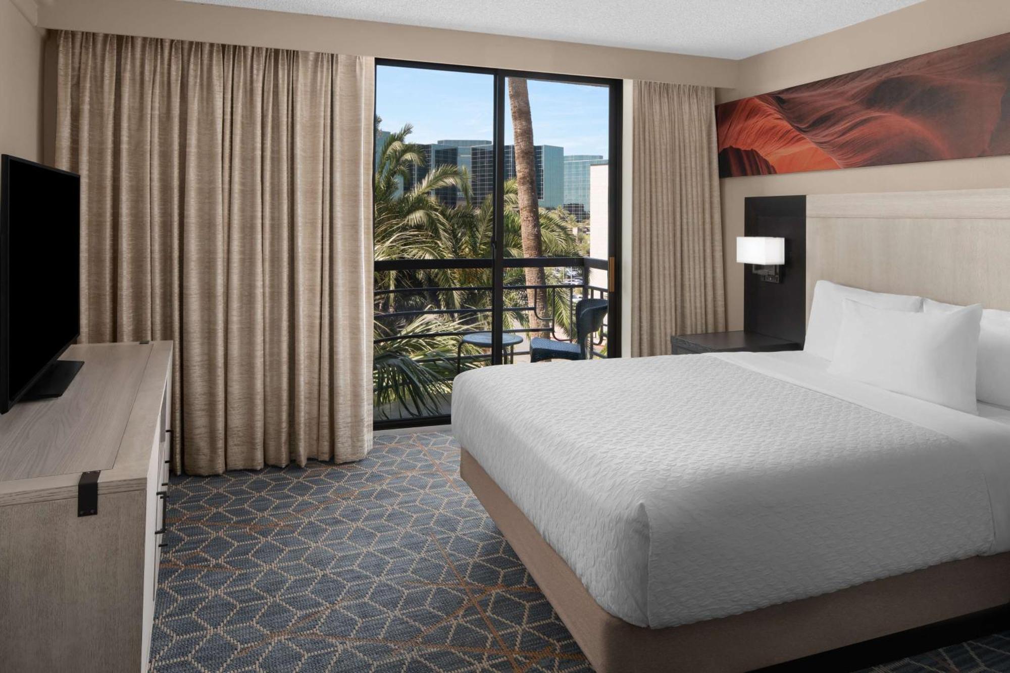 Embassy Suites By Hilton Phoenix Biltmore Εξωτερικό φωτογραφία